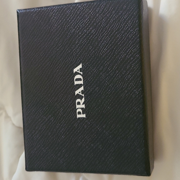 Authentic Prada Card/Coin Case - Picture 3 of 12